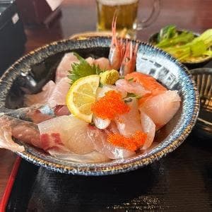 TETORAPOD テトラポット 海沿いの溜まり場
