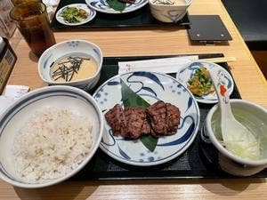 牛たんとろろ麦めし ねぎし 新横浜駅店