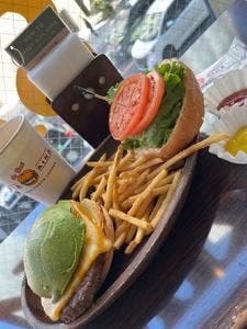 KUA 'AINA青山本店