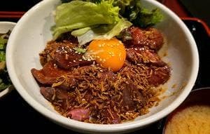 餃子酒場 肉汁 漠々堂