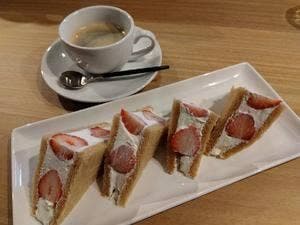 MAISON∋PARLOUR