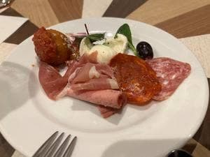 壁の穴 そごう大宮店