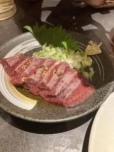 動物園通り もつ肉店