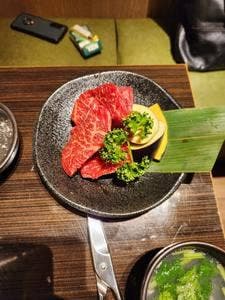 ホルモン焼肉 三角園