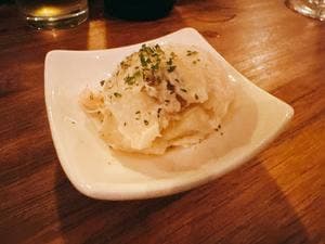 Melt チーズとワインの立ち飲み屋