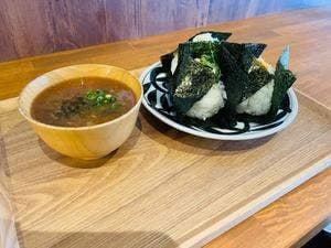 おにぎりとおわん