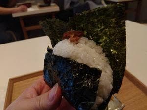 おにぎりはつき