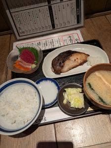 ヒカリ屋 深川ギャザリア店