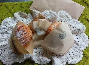 ÜMA coffee and cream puff