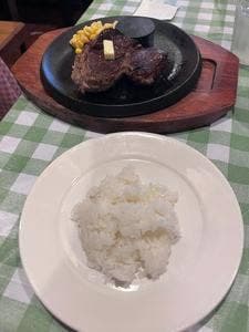 うルトラミート