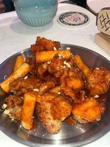 韓国料理Love chicken by Danmi心斎橋店