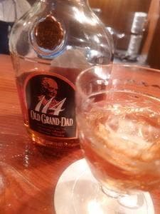 BAR TROIS