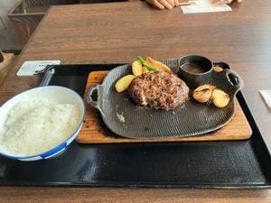 ハンバーグ&ステーキ 黒毛和牛 腰塚 新宿高島屋タイムズスクエア店