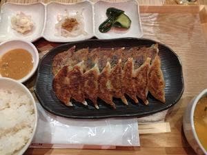 餃子歩兵 新宿小田急エース店