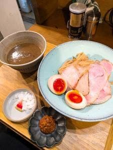 いかれたNOODLE Fishtons