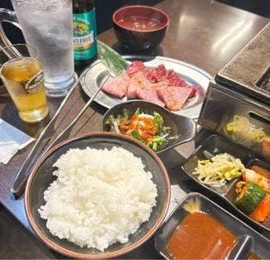 焼肉 ホルモン 牛真