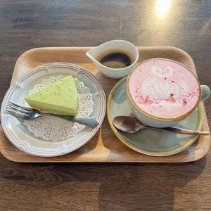 COFFEE & BAKE achoo!