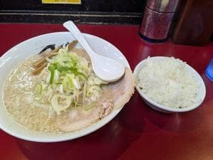 濃厚こってりラーメン つばめ