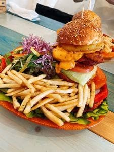Burger Studio Luanaqua