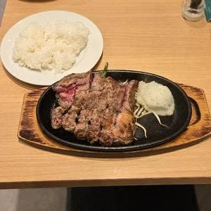 ステーキファイブと寿司六 大阪駅前第3ビル店