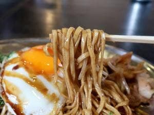 とも