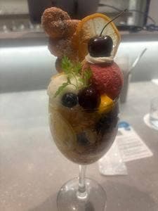 パフェ、珈琲、酒、佐藤