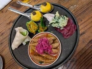 スパイスと創作料理 この一杯のために。