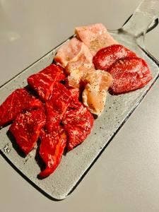 孝作とアームストロングの肉とけむり