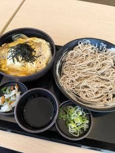 ゆで太郎 もつ次郎 津河芸町店