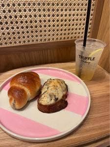 TruffleBAKERYルミネ新宿店