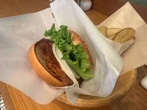 フレッシュネスバーガー 東池袋店