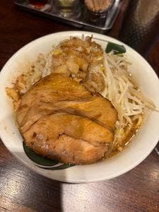 ラーメン雷 東京本丸店