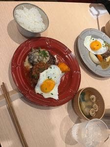 手作りハンバーグ 卵 せんびる店