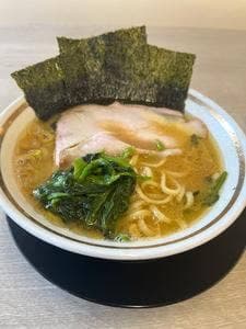 家系ラーメン 王道家直伝 との丸家 越谷店