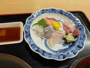 とれとれ市場 味処