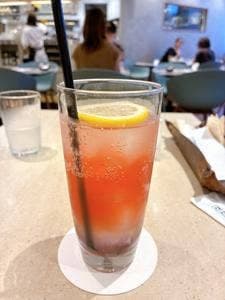 カフェ&ブックス ビブリオテーク 東京・有楽町