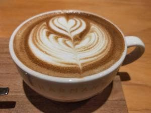 CHARMANT Cafe クレフィ三宮店