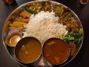 ネパール料理店 月と太陽