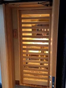 焼鳥 ひら野 となり