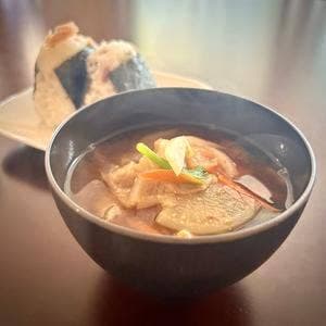 オムスビコロン