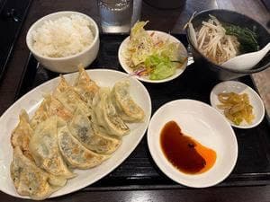 万伝餃子
