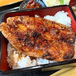 つり場食堂 秋川国際マス釣場