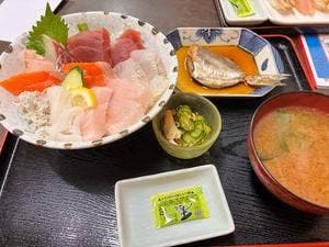 市場食堂 豊浜漁港