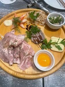 燻製 鉄板焼 クラフトビール MOKU 新橋店