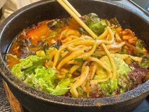 参鶏湯とカンジャンケジャン専門店 百年の礎