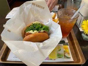 フレッシュネスバーガー 三宮中央通り店