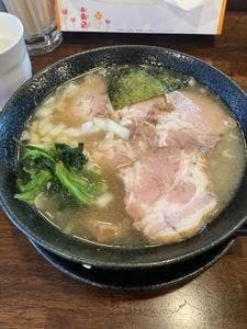 拉麺・呑み喰い処 伊八