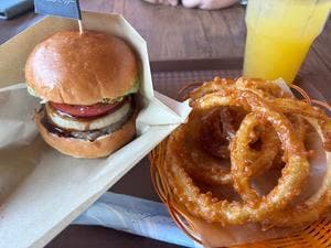 淡路島バーガー 豊橋店