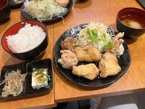 ジョニーのからあげ 大阪駅ビル店