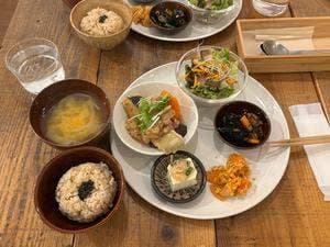 玄米カフェ 実身美 心斎橋店
